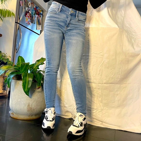 American eagle basic light wash skinny jeans - Picture 5 of 6